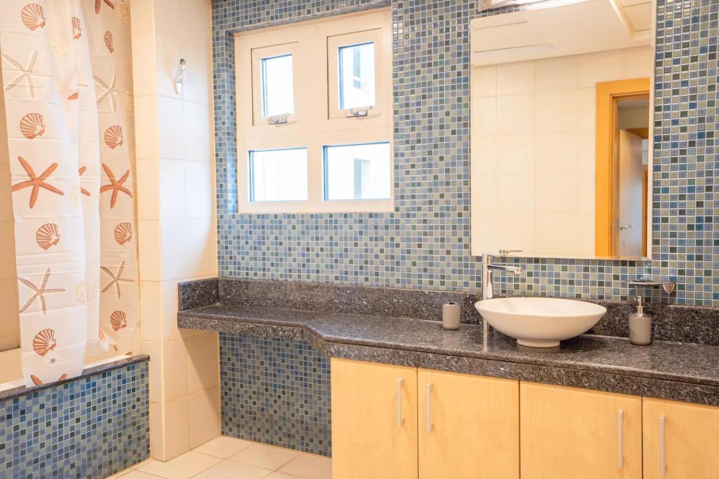 The Palm 602 4br Club Access Dubai